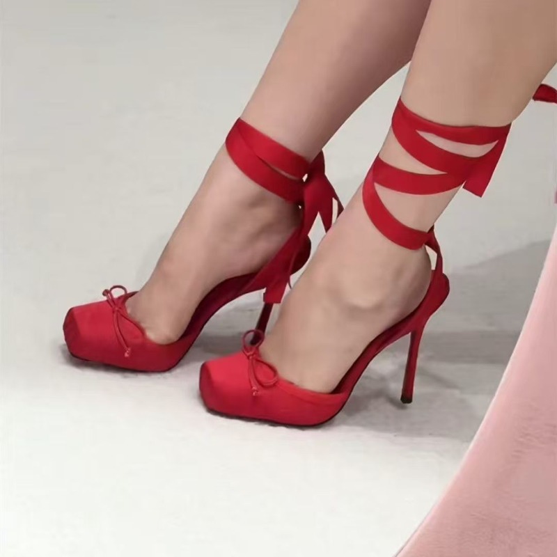 Chaussures rouges à talons hau - Wedding Fx avis et prix